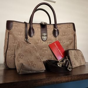NEW: Dooney & Bourke Double Handle Signature Tan Canvas & Leather Trim Tote